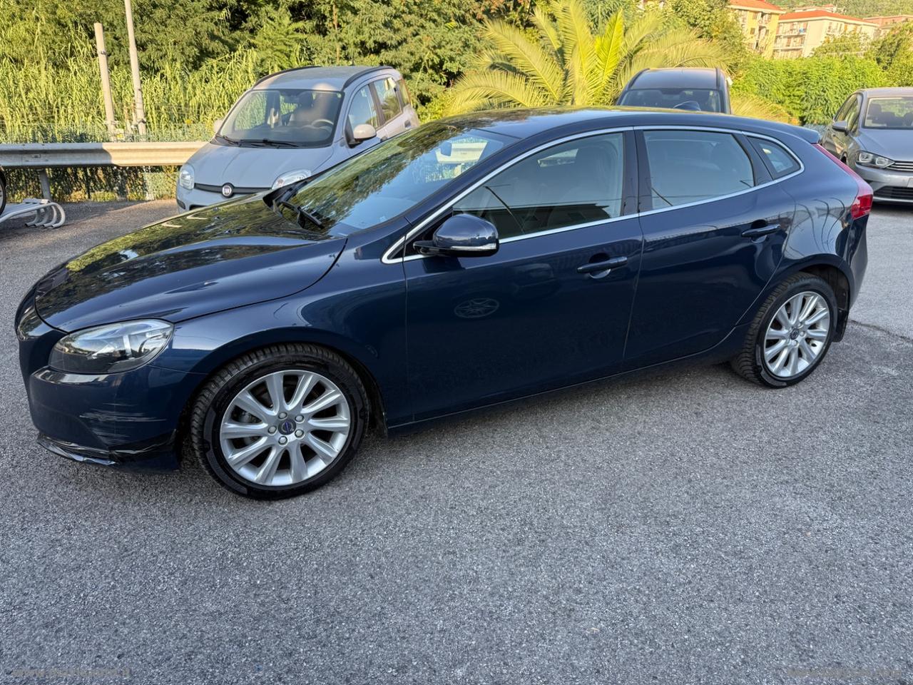 VOLVO V40 D2 1.6 Momentum