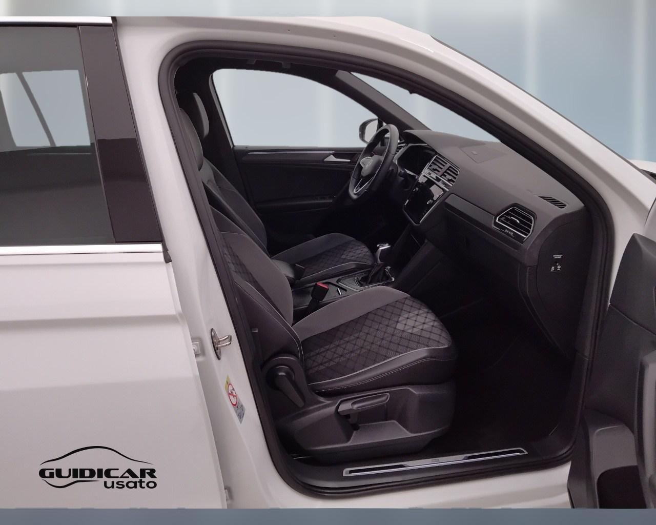 VOLKSWAGEN Tiguan II 2021 - Tiguan 1.5 tsi R-Line 150cv dsg