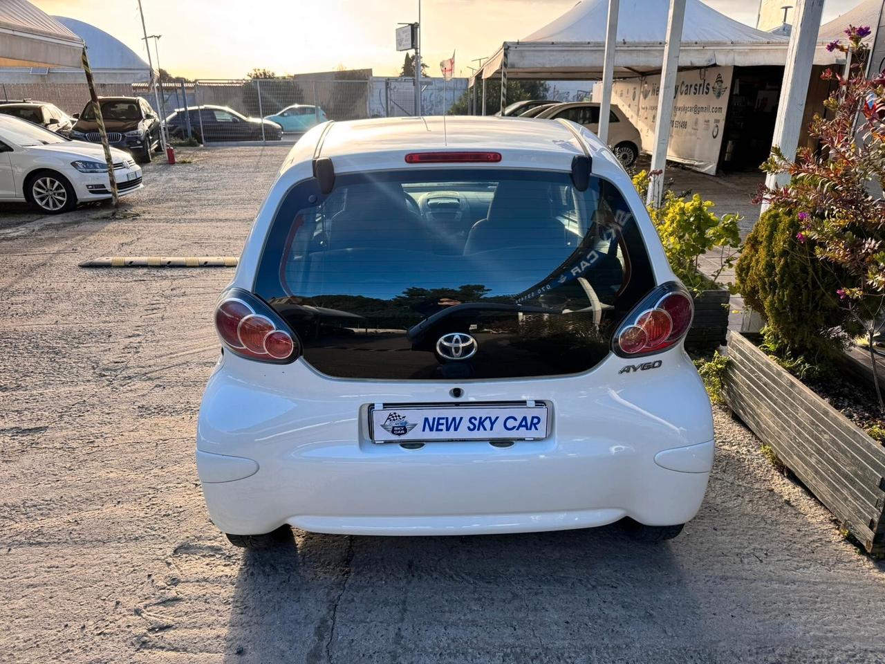Toyota Aygo 1.0 12V VVT-i 5 porte Now Connect