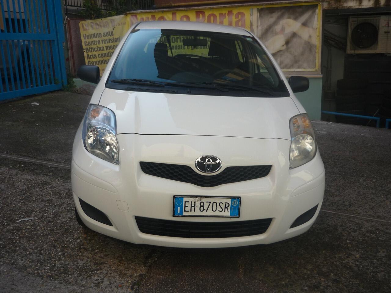 Toyota Yaris 1.0 5 porte Now