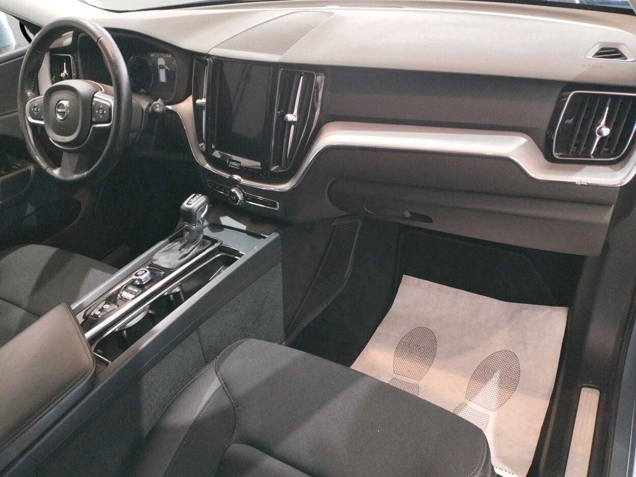 VOLVO XC60 (2017-->) XC60 D4 Geartronic Business