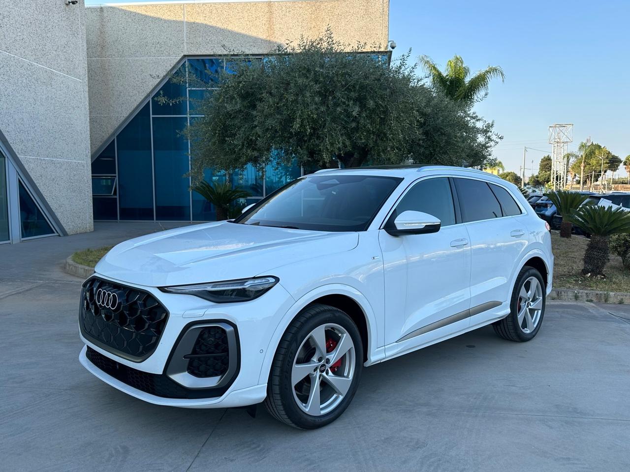 Audi Q5 Sline quattro possibilità noleggio no scoring