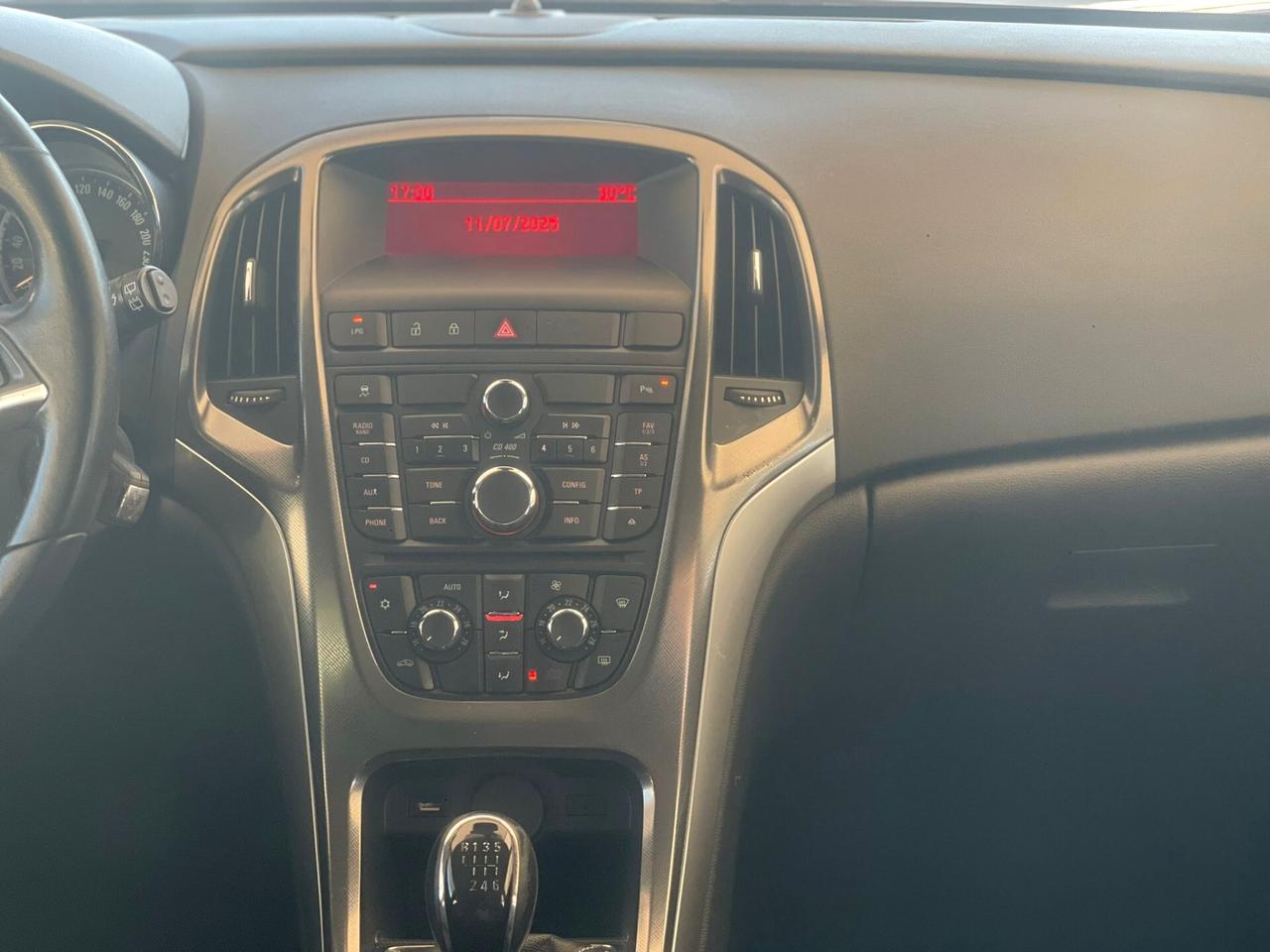 Opel Astra 1.4 Turbo 140CV 5 porte GPL Tech Cosmo