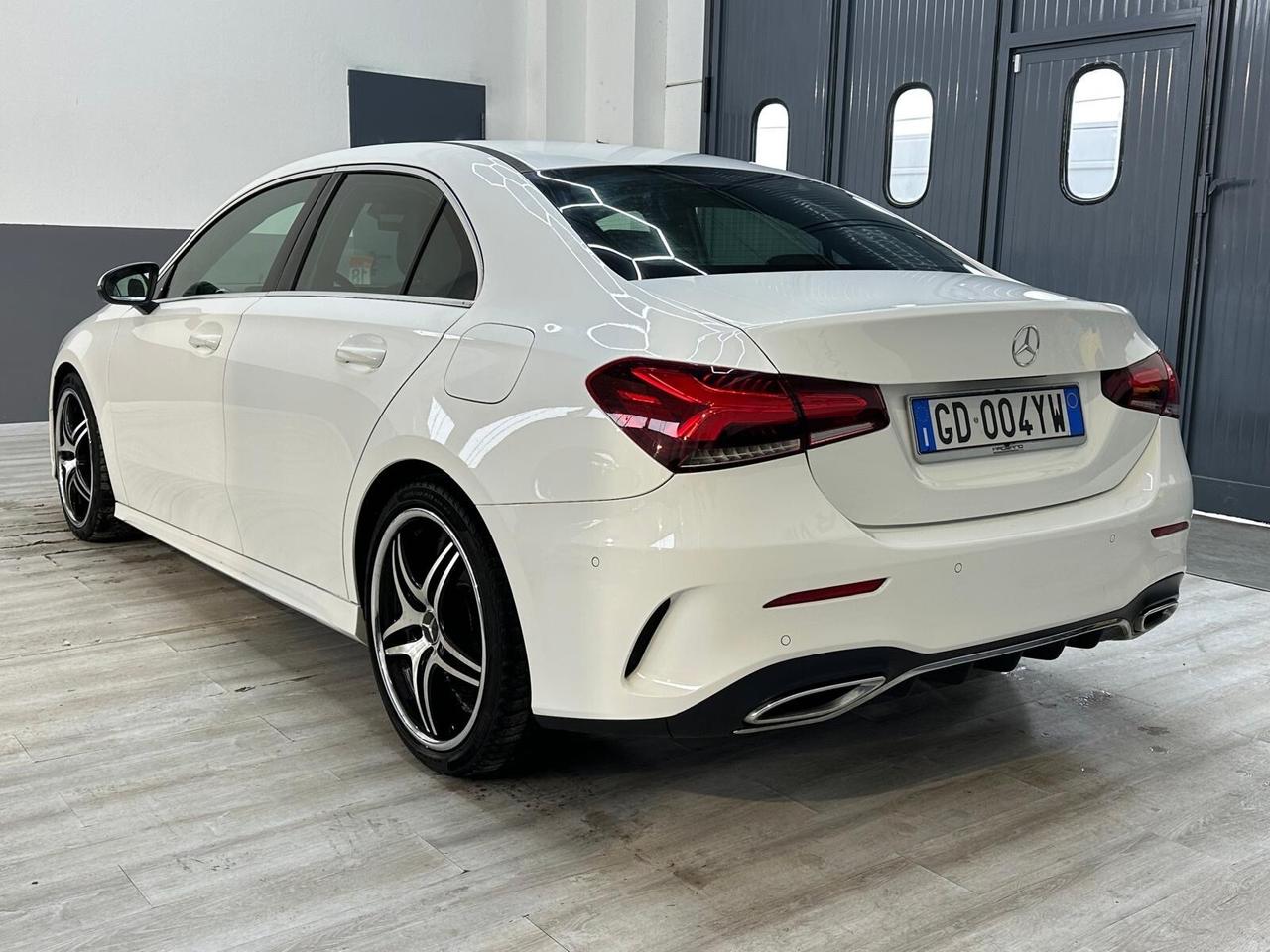 Mercedes-benz A 180 d Limousine Automatic Premium