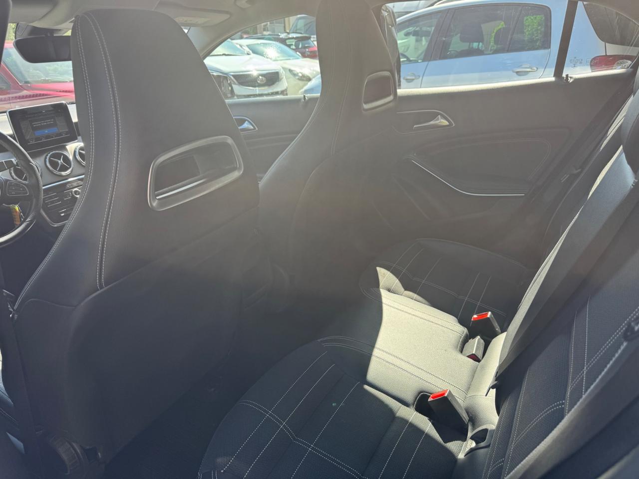 Mercedes-benz GLA 180 d Premium