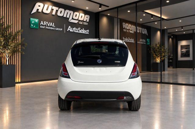 LANCIA Ypsilon HYBRID SILVER