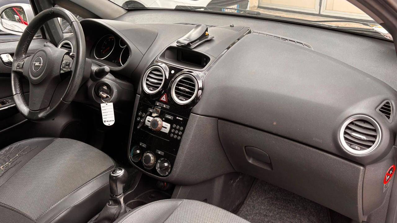 Opel Corsa 1.4 16V 5 porte Enjoy