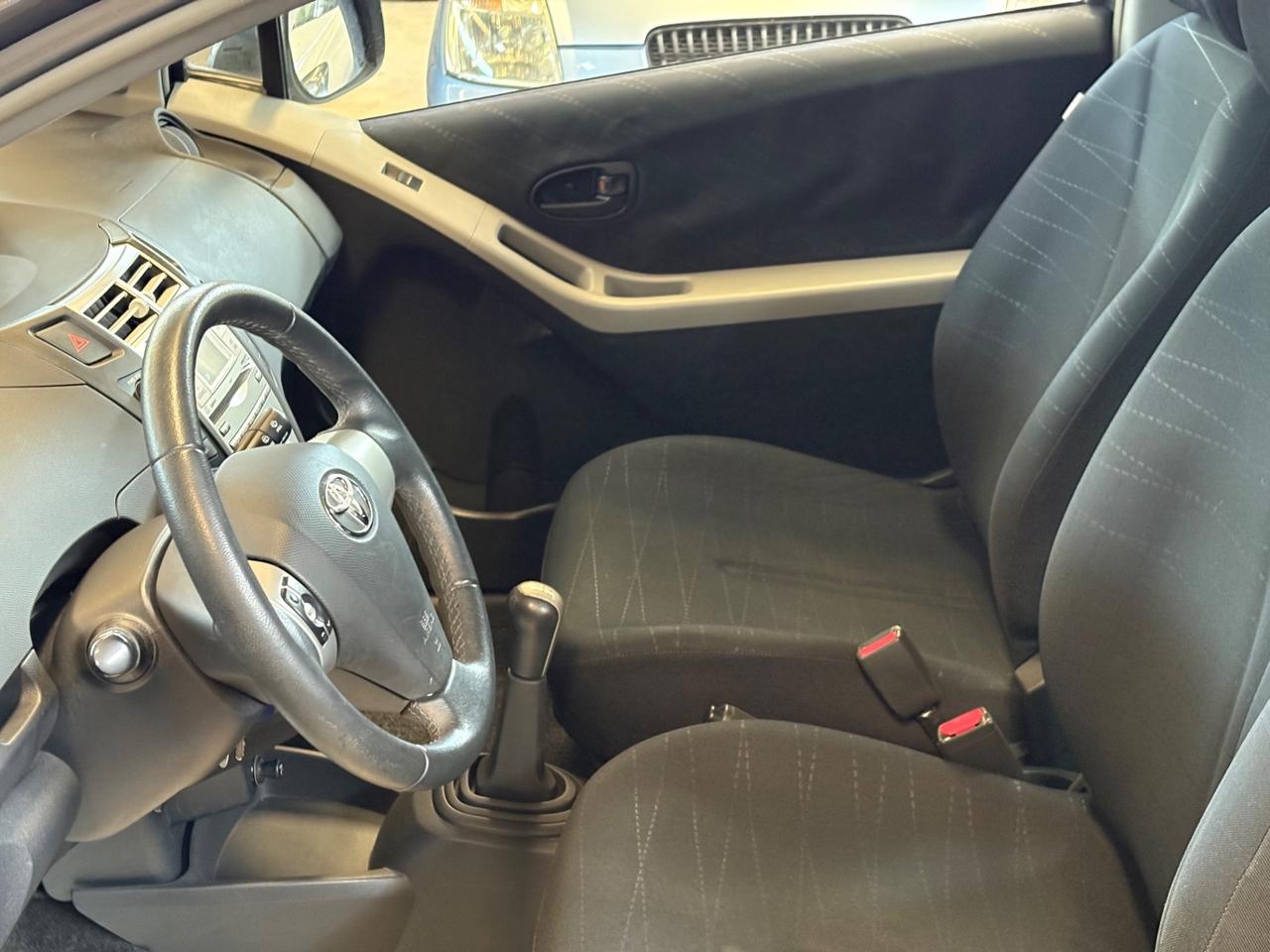 Toyota Yaris 1.0 5 porte Sol