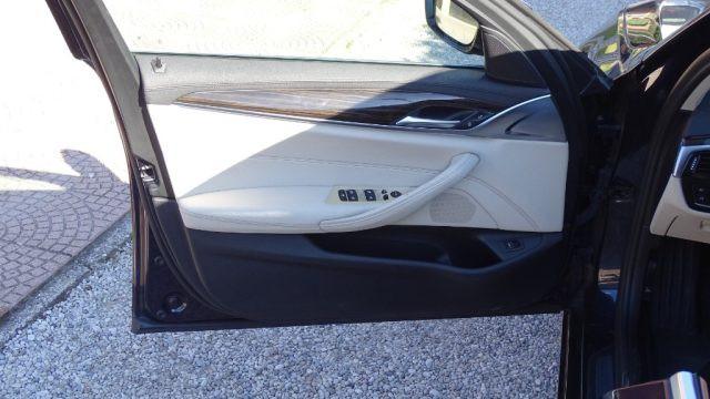 BMW 530 d xDrive 249CV Touring Luxury, Garanzia..