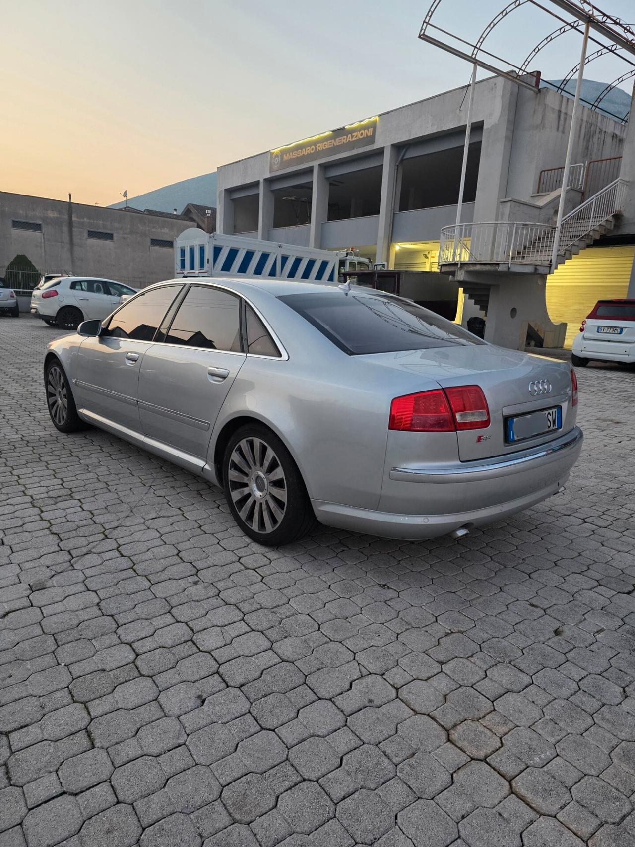 Audi A8 L 4.2 V8 TDI quattro tiptronic