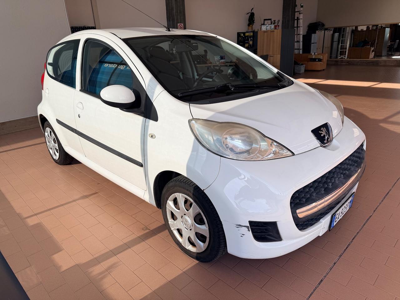 Peugeot 107 1.0benzina 68CV Neopatentati
