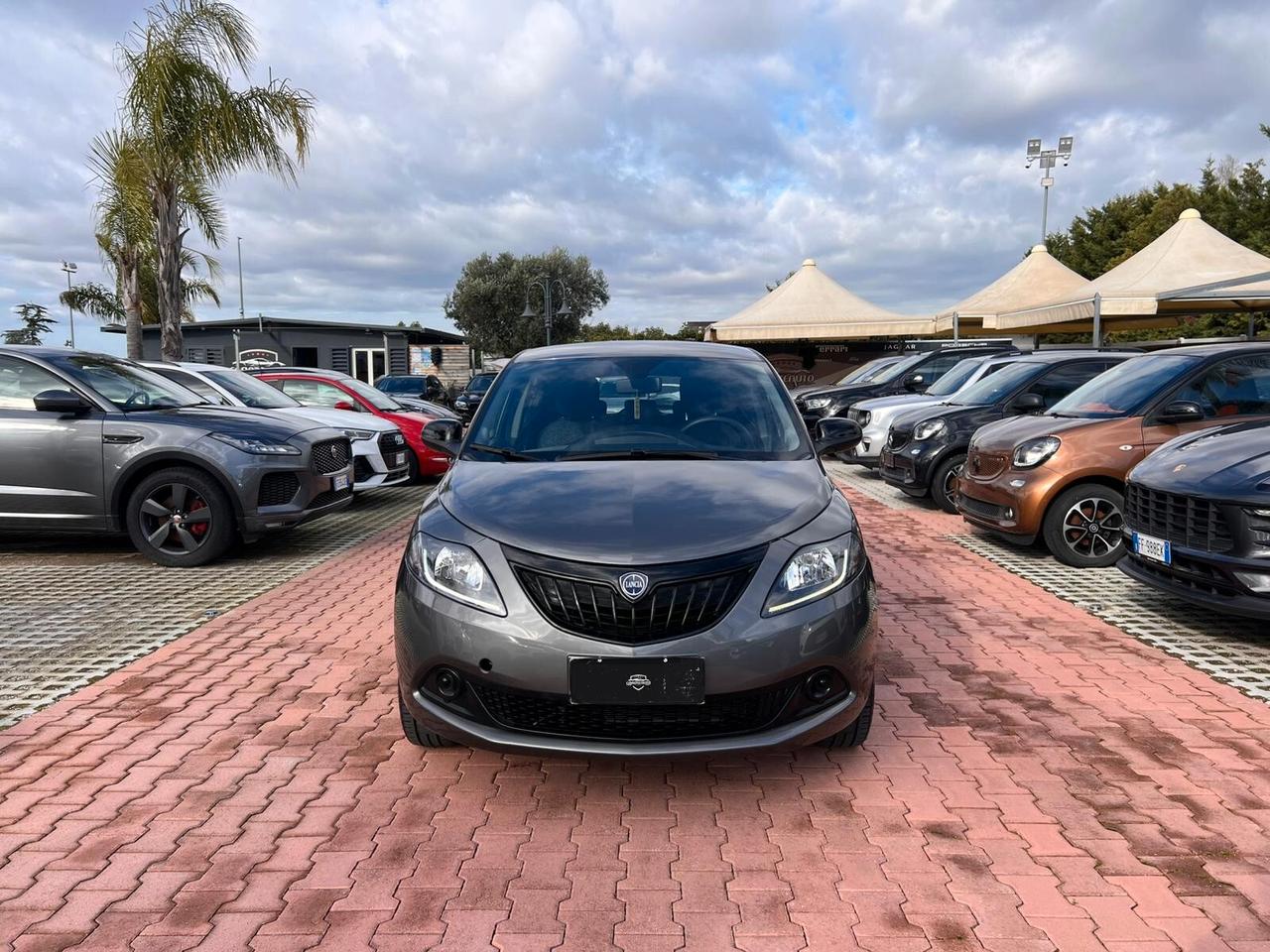 Lancia Ypsilon 1.0 FireFly 5 porte S&S Hybrid Alberta Ferretti