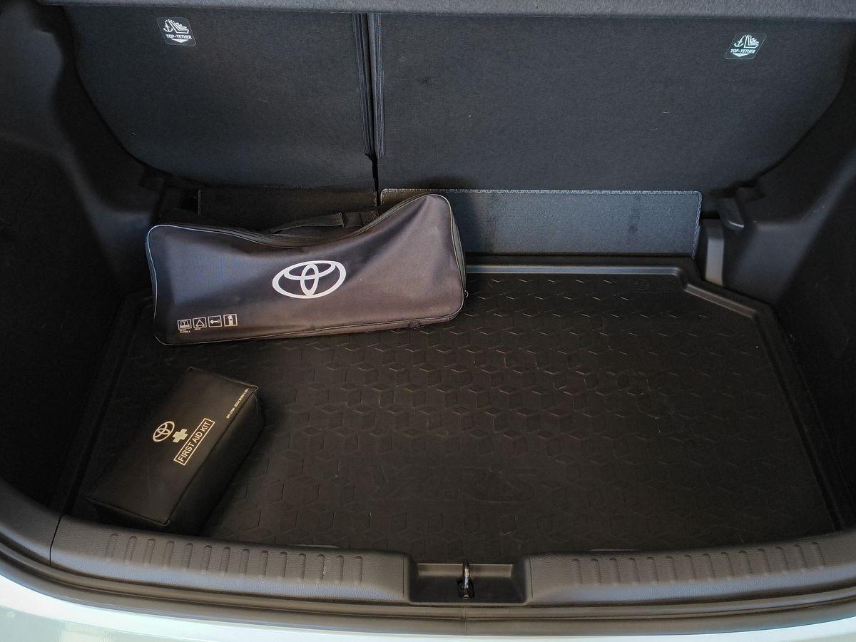 TOYOTA Yaris 4ª serie - Yaris 1.0 5 porte Active