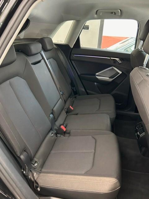 Audi Q3 35 2.0 tdi Advance Business S-tronic