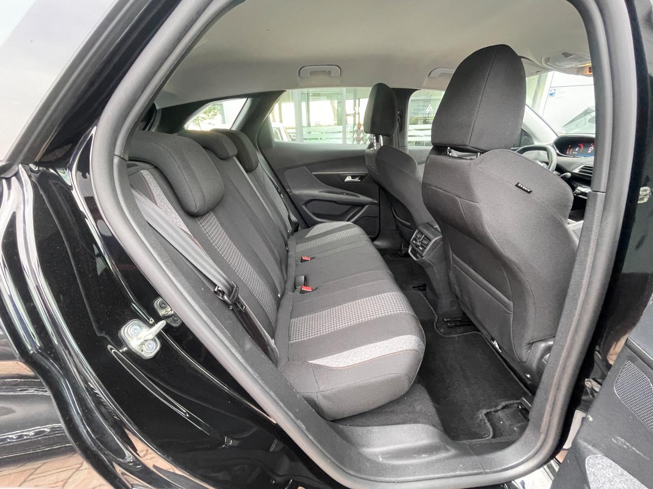 Peugeot 3008 BlueHDi 130 S&S Active Pack