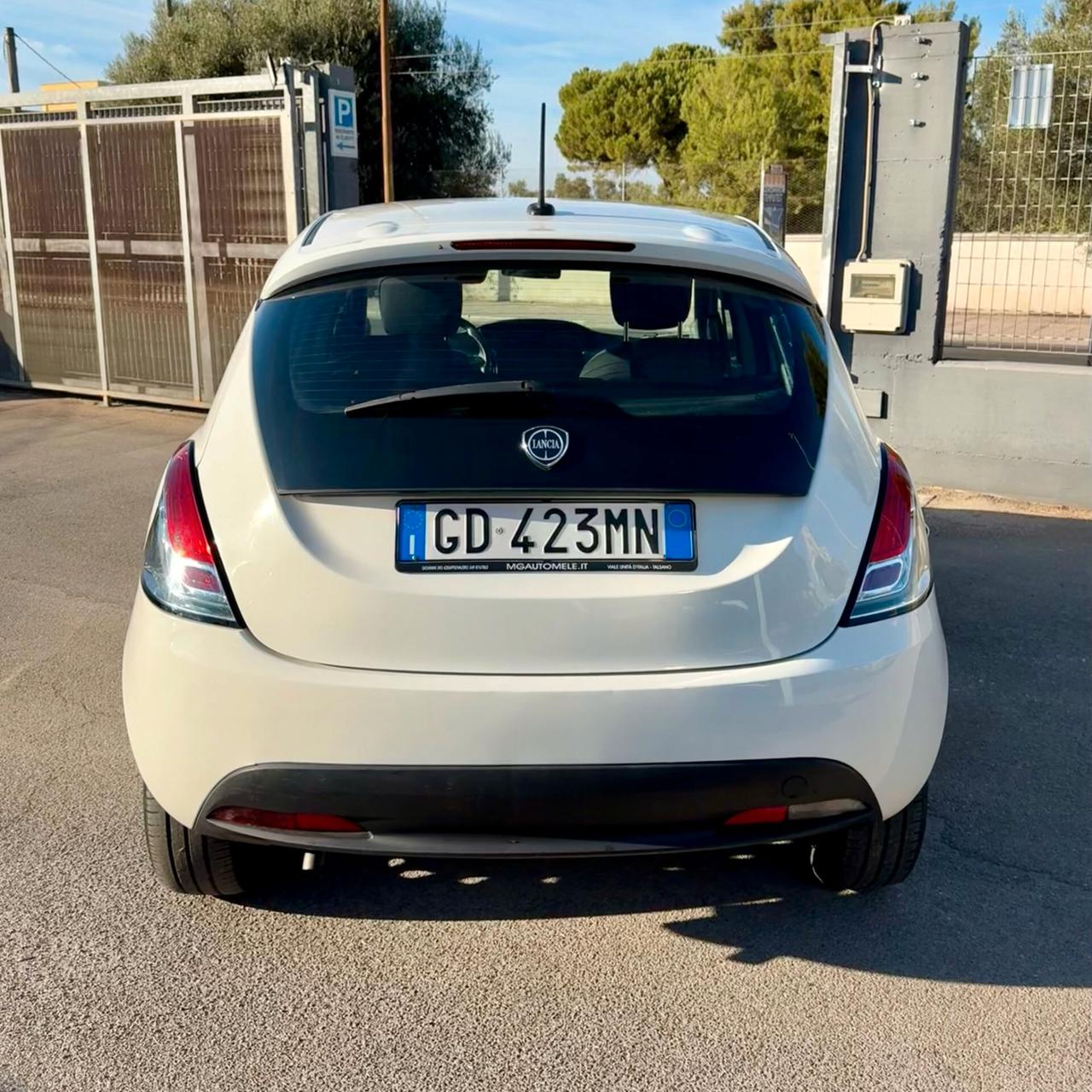 Lancia Ypsilon 1.0 FireFly 5 porte S&S Hybrid Ecochic Gold
