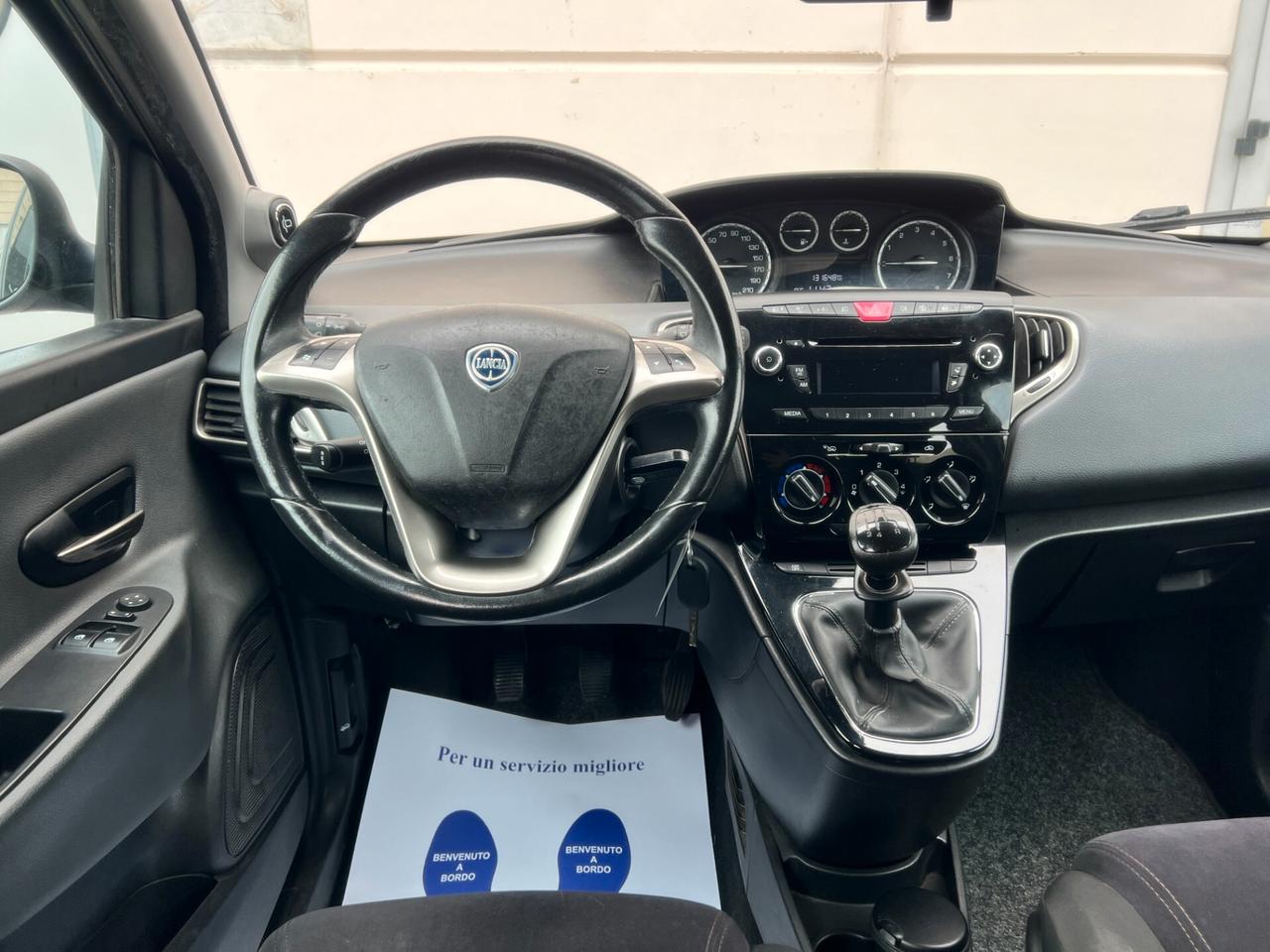 Lancia Ypsilon 1.2 69 CV 5 porte S&S Platinum