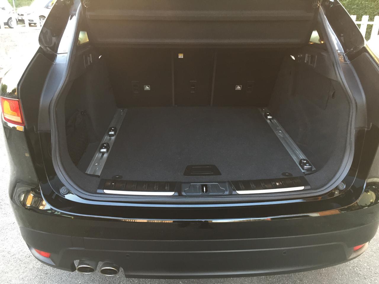 Jaguar F-Pace 2.0 D 180 CV AWD R-Sport
