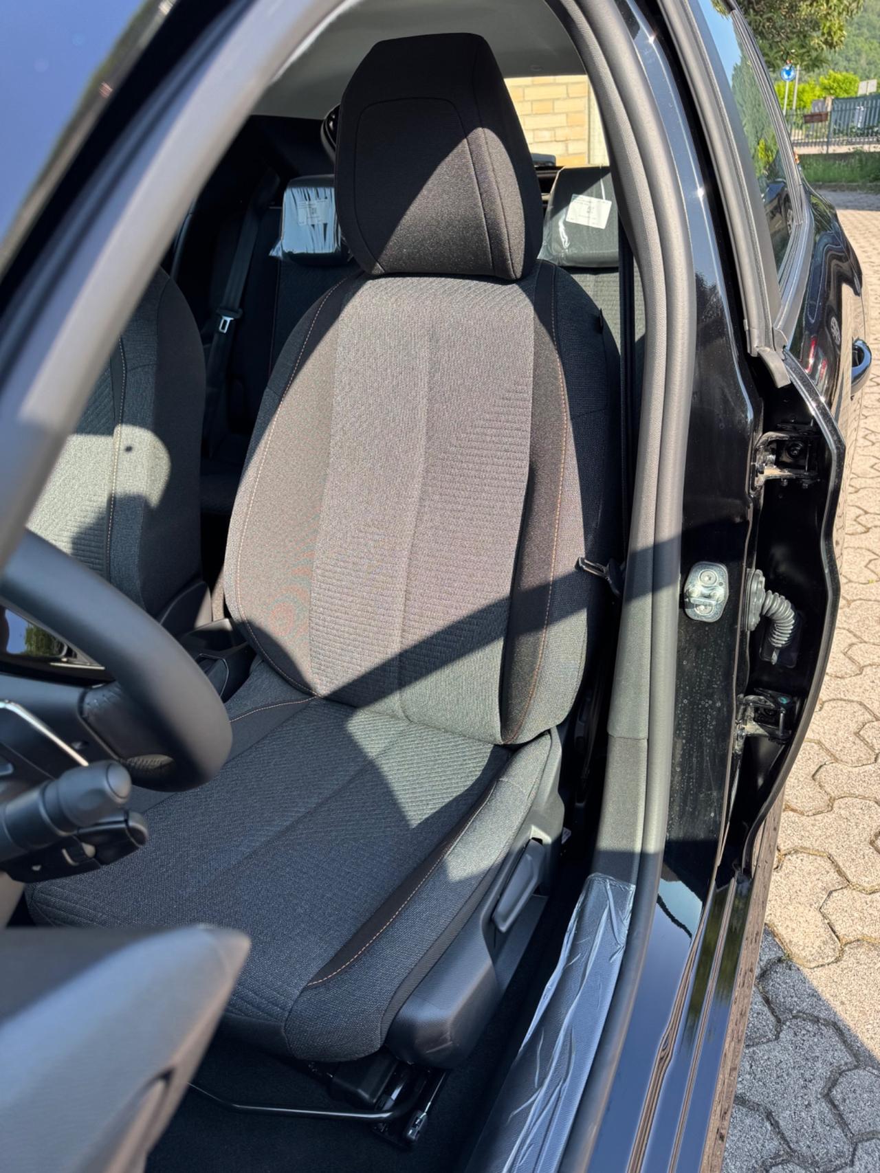Peugeot 208 Hybrid 110 e-DCS6 Style