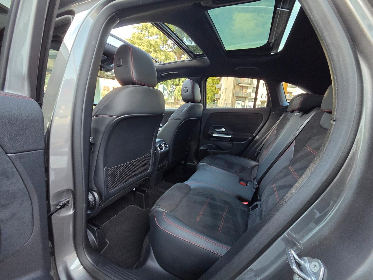 Mercedes-benz GLA 250 Eq-Power Premium AUTTETTO+20"+CAMERA 360°/SERVICE MERCEDES