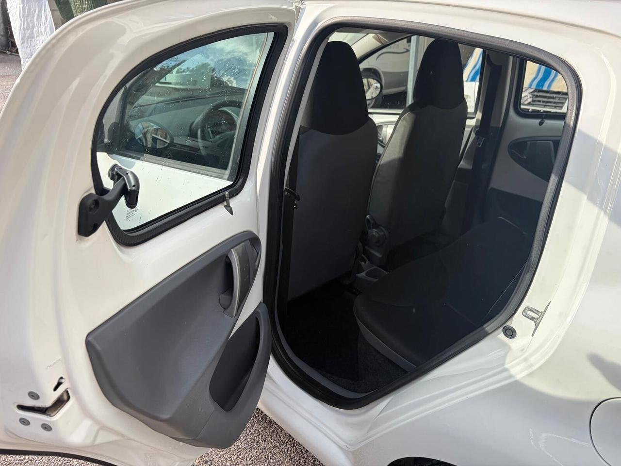 Toyota Aygo 1.0 Now Connect 12 MESI DI GARANZIA