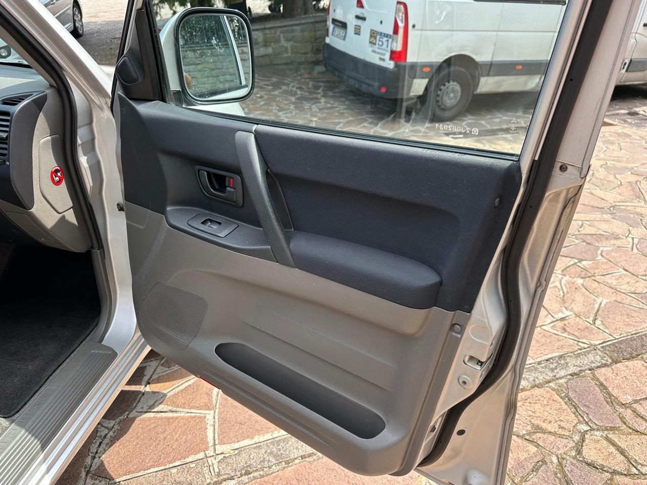 Mitsubishi Pajero 3.2 16V DI-D 5p. GLS2 C. AUTOMATICO
