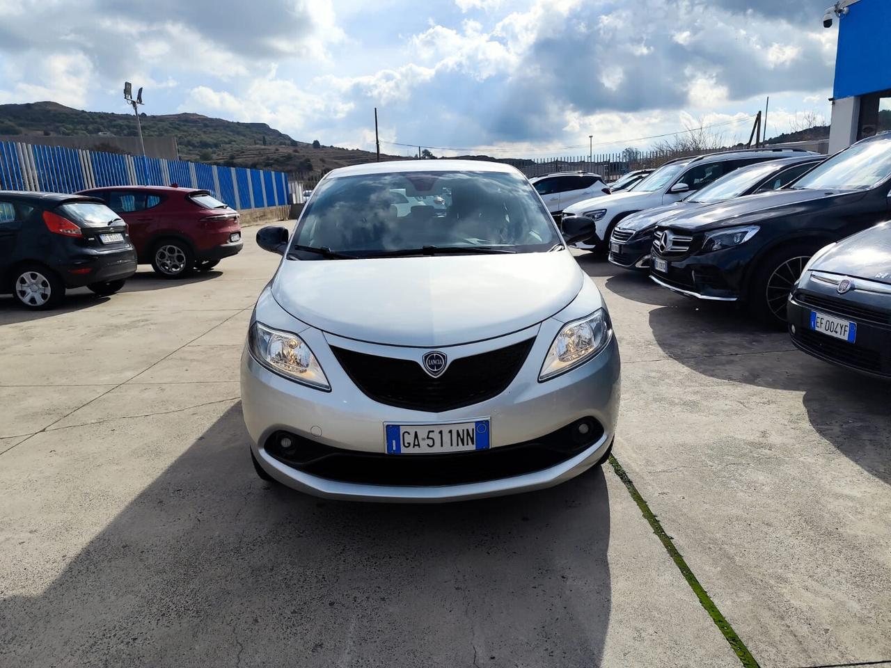 Lancia Ypsilon 1.2 69 CV 5 porte S&S Gold