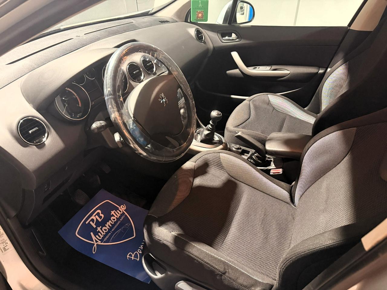 Peugeot 308 1.6HDI PREMIUM 5 PORTE 110 CV