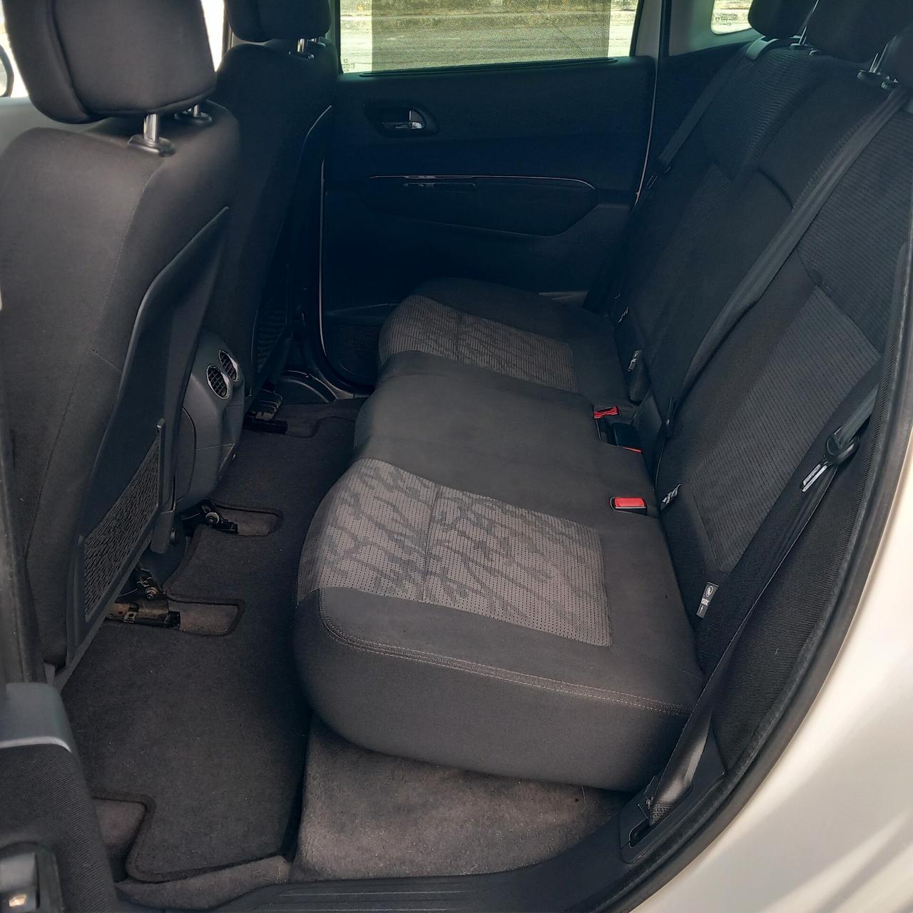 Peugeot 3008 2.0 HDi 110CV Business