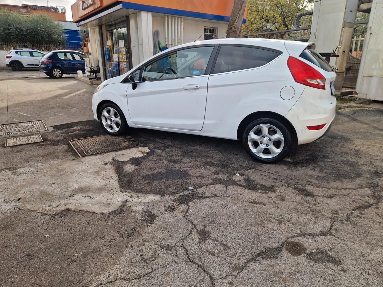 Ford Fiesta Fiesta+ 1.4 3 porte Bz.- GPL