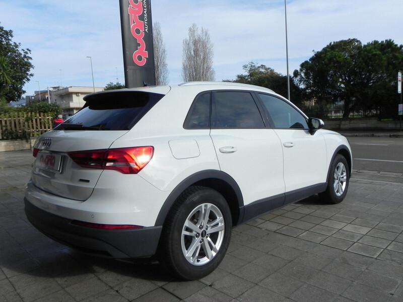 Audi Q3 35 TDI S tronic Business