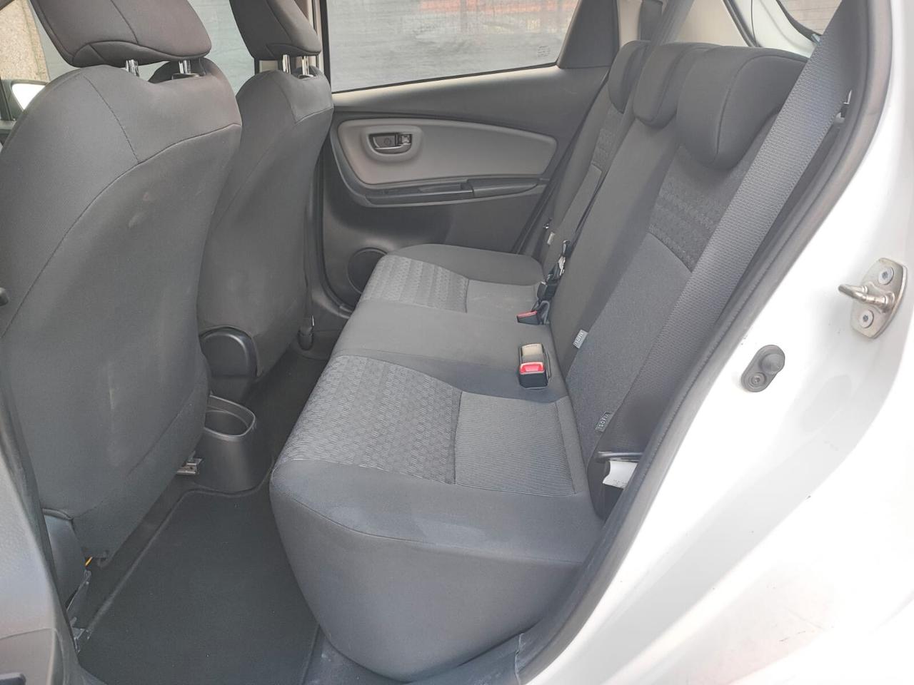 Toyota Yaris 1.0 BENZINA NEOPATENTATI 2016 5 PORTE