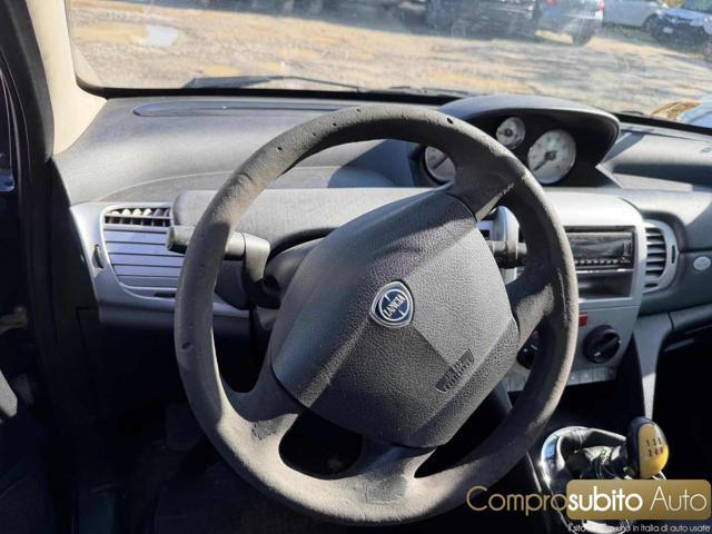 LANCIA Ypsilon 1.2 69 CV Unyca