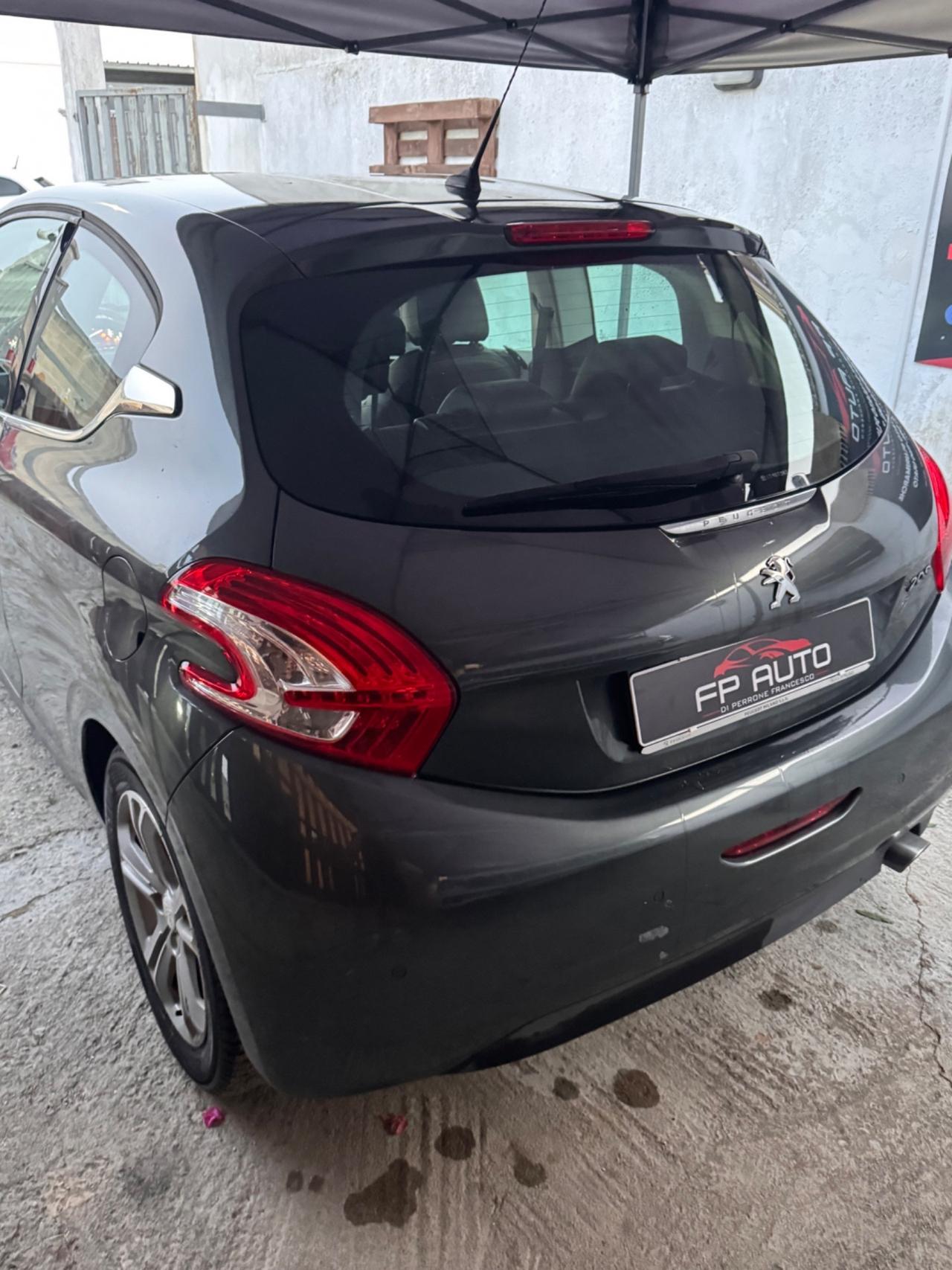 Peugeot 208 1.2 VTi 82 CV 3 porte Allure