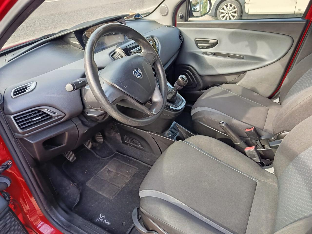 Lancia Ypsilon 1.2 69 CV 5 porte Platinum