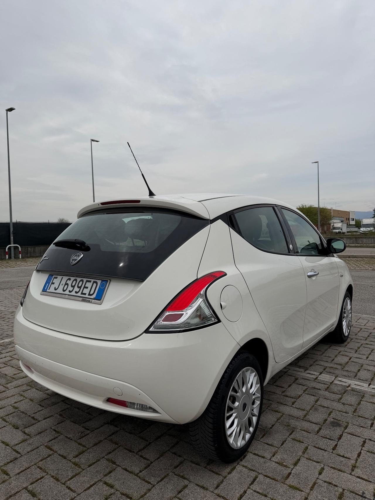 Lancia Ypsilon 1.2 69 CV 5 porte GPL Ecochic Gold