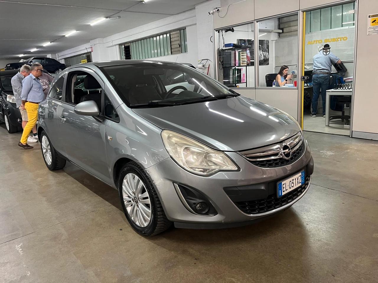 Opel Corsa 1.2 3 porte