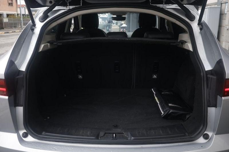 Jaguar E-Pace Jaguar E-Pace 2.0d i4 R-Dynamic S awd 150cv my19 110KW ANNO 2019