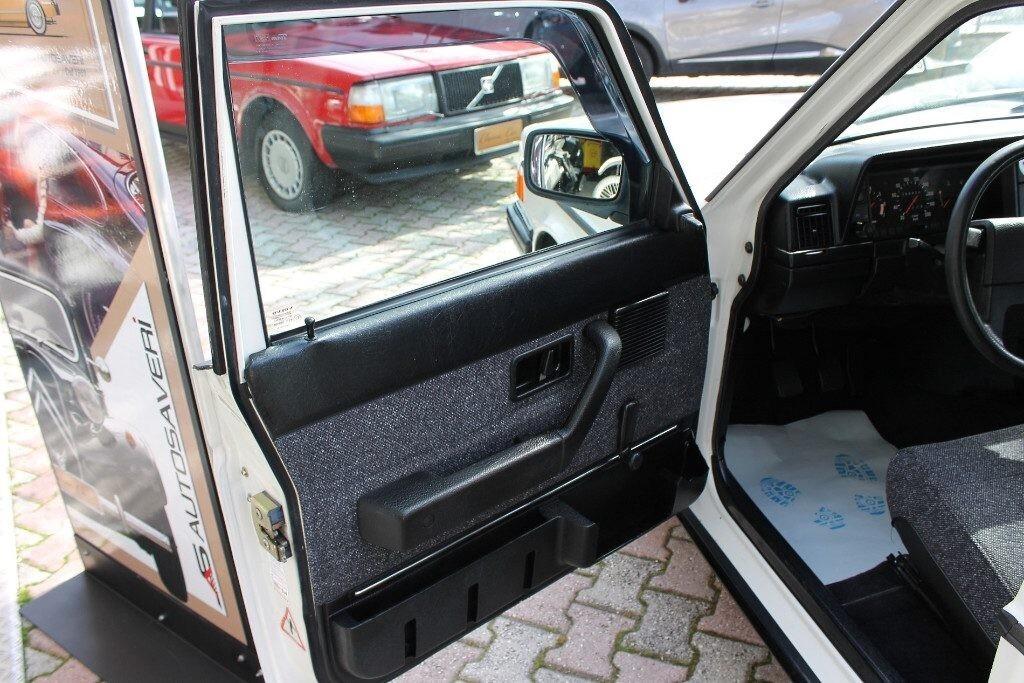 VOLVO 240 2.0 cat Station Wagon Polar