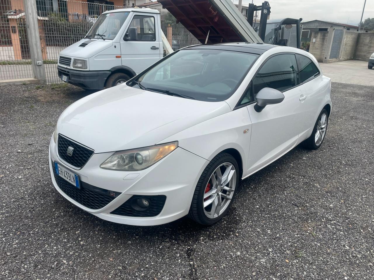 Seat Ibiza 2.0 TDI CR DPF 3 porte FR 2011 DIESEL 143CV fari bi-xeno