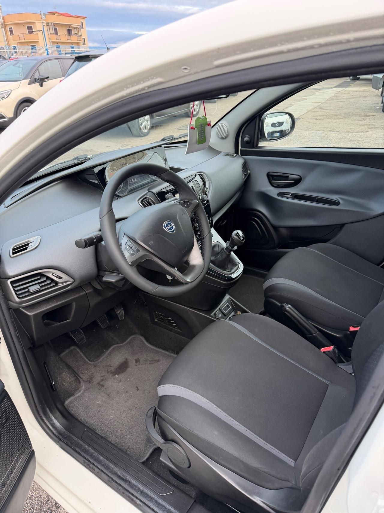 Lancia Ypsilon 1.2 69 CV 5 porte GPL Ecochic Gold