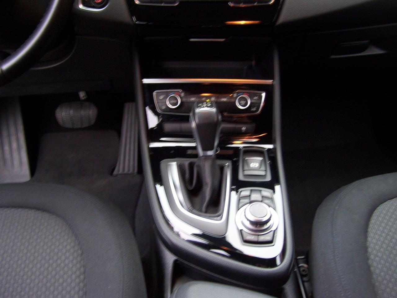 Bmw 2er Active Tourer 218d Luxury