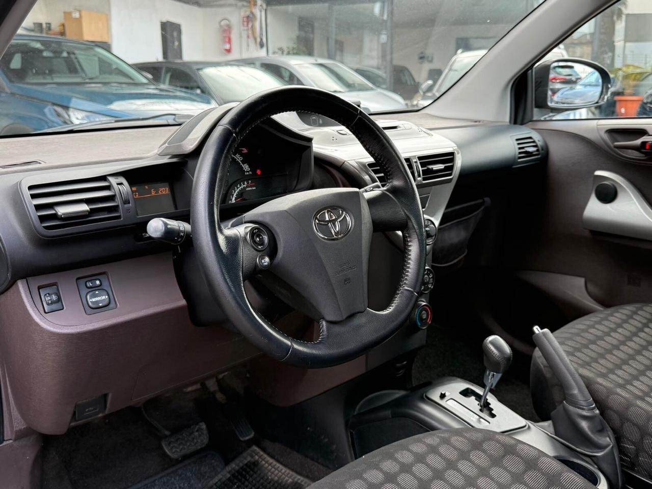 TOYOTA iQ 1.0 68CV AUTOMATICA 120000KM