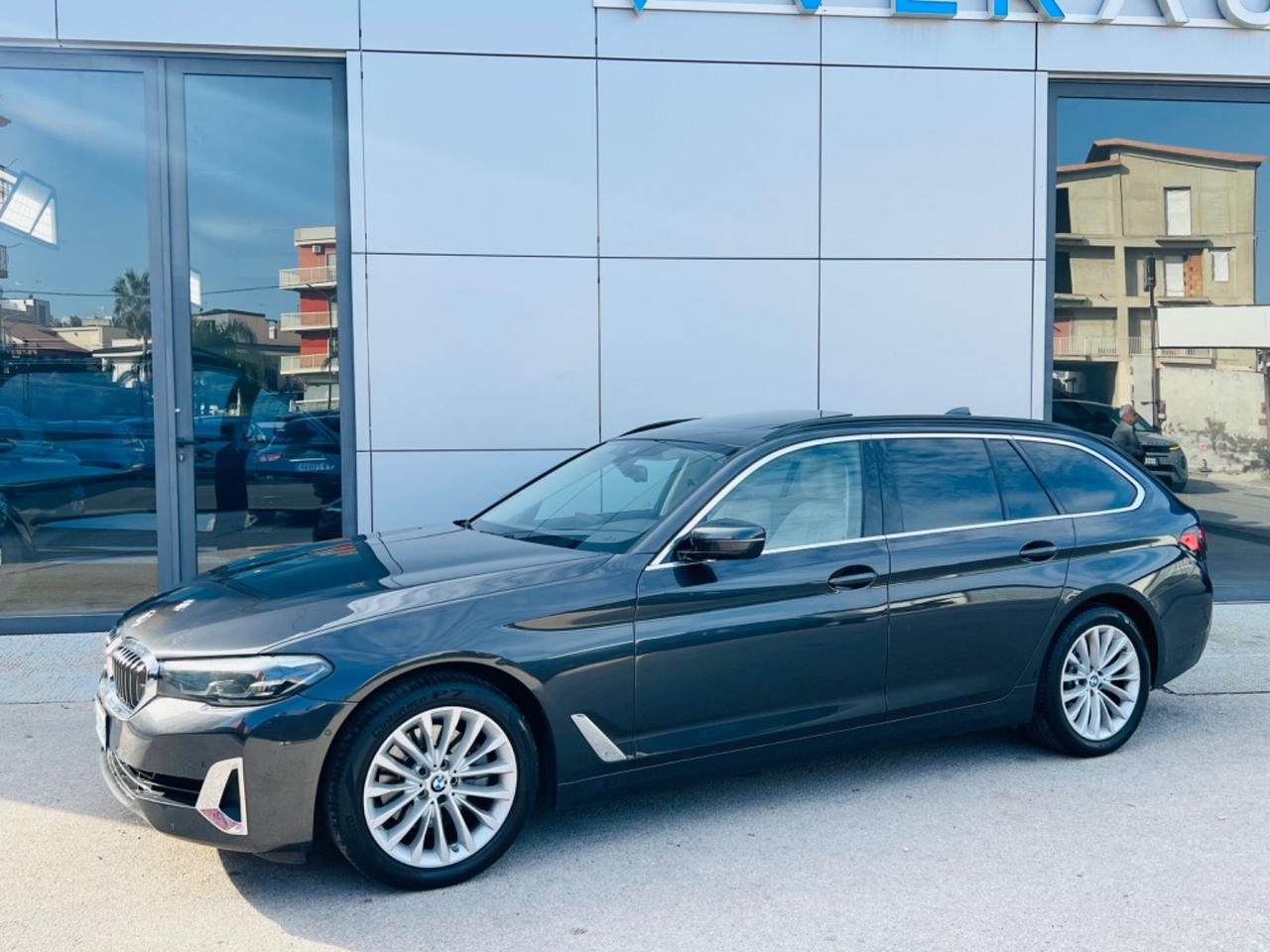 Bmw 520d xDrive Touring Luxury - possibilità noleggio no scoring