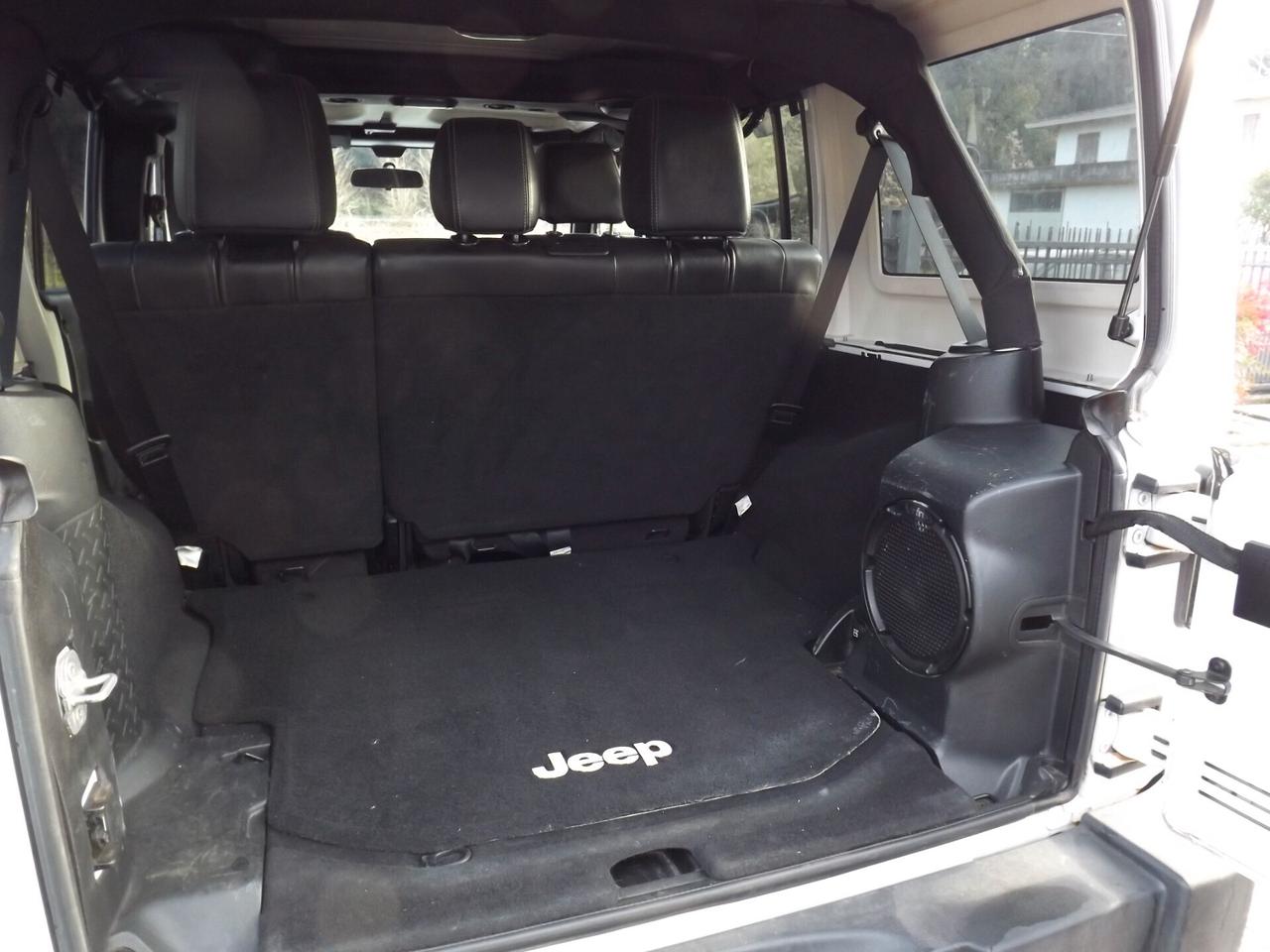 Jeep Wrangler Unlimited 2.8 CRD DPF Sahara Auto