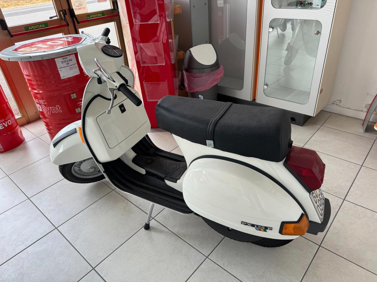 Piaggio Vespa P 125 X ARCOBALENO