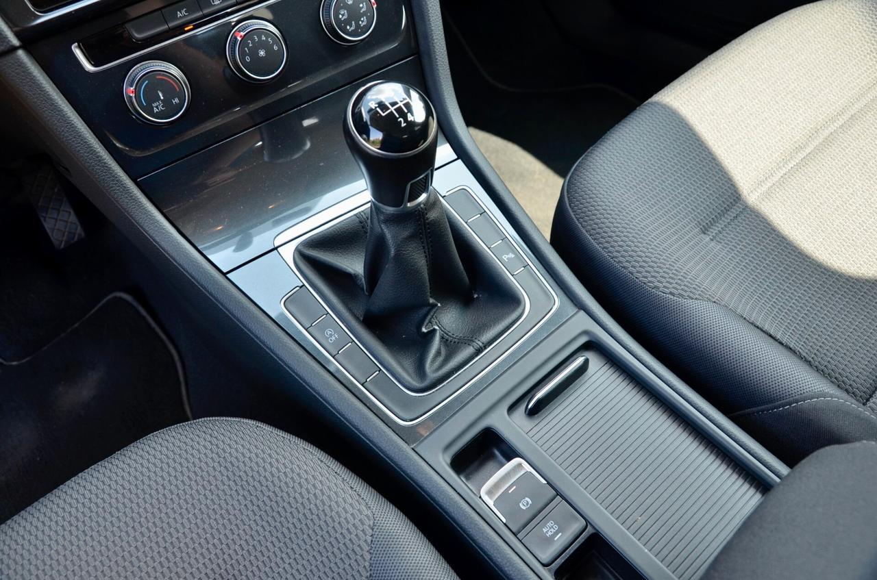VOLKSWAGEN GOLF 5p 1.5 TGI BUSINESS 130cv, UNICOUTILIZZATORE, UFF ITALIANA, EURO 6D, APPLE ANDROID, PERMUTE