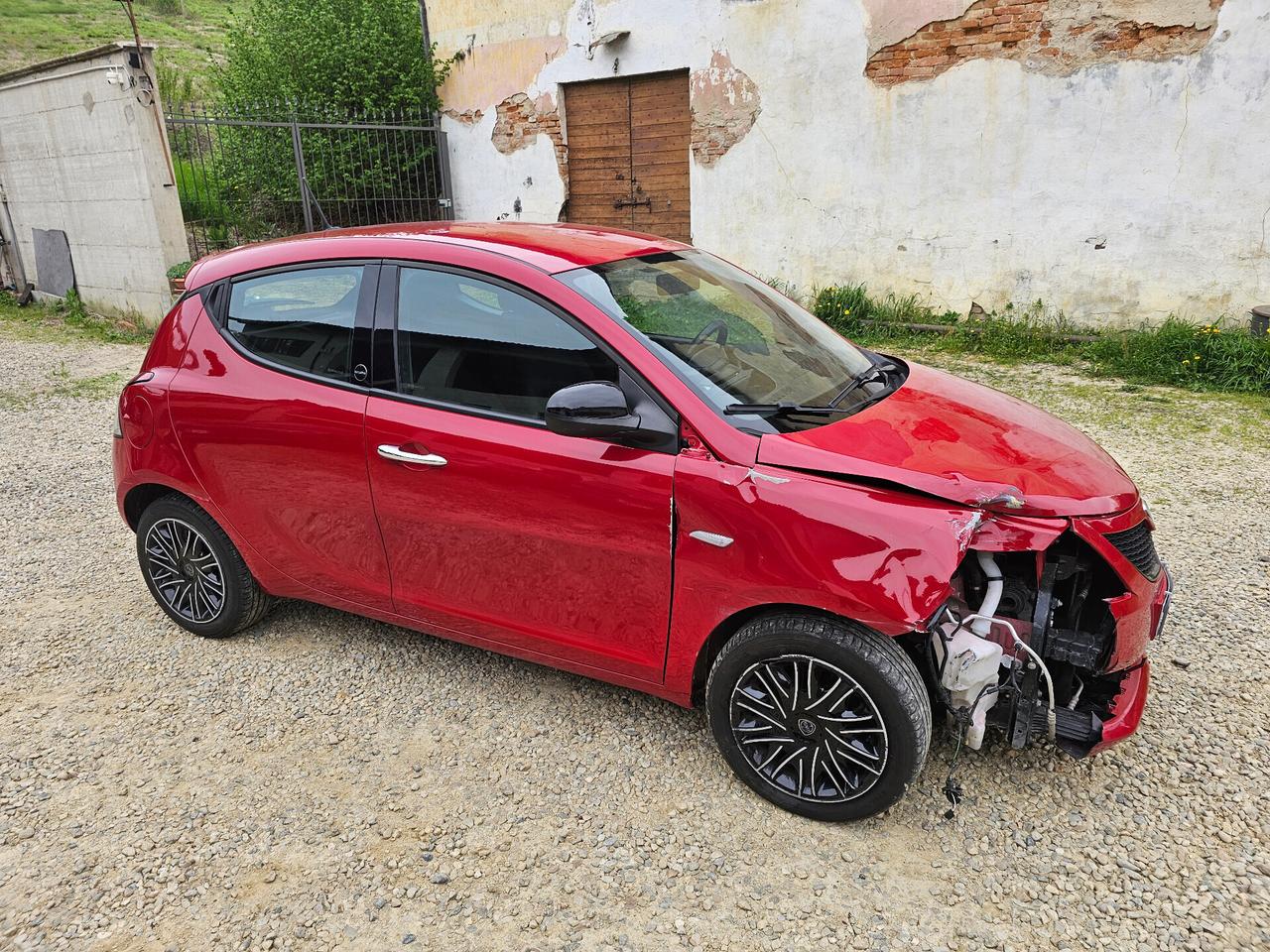 Lancia Ypsilon 1.0 FireFly 5 porte S&S Hybrid Ecochic Silver