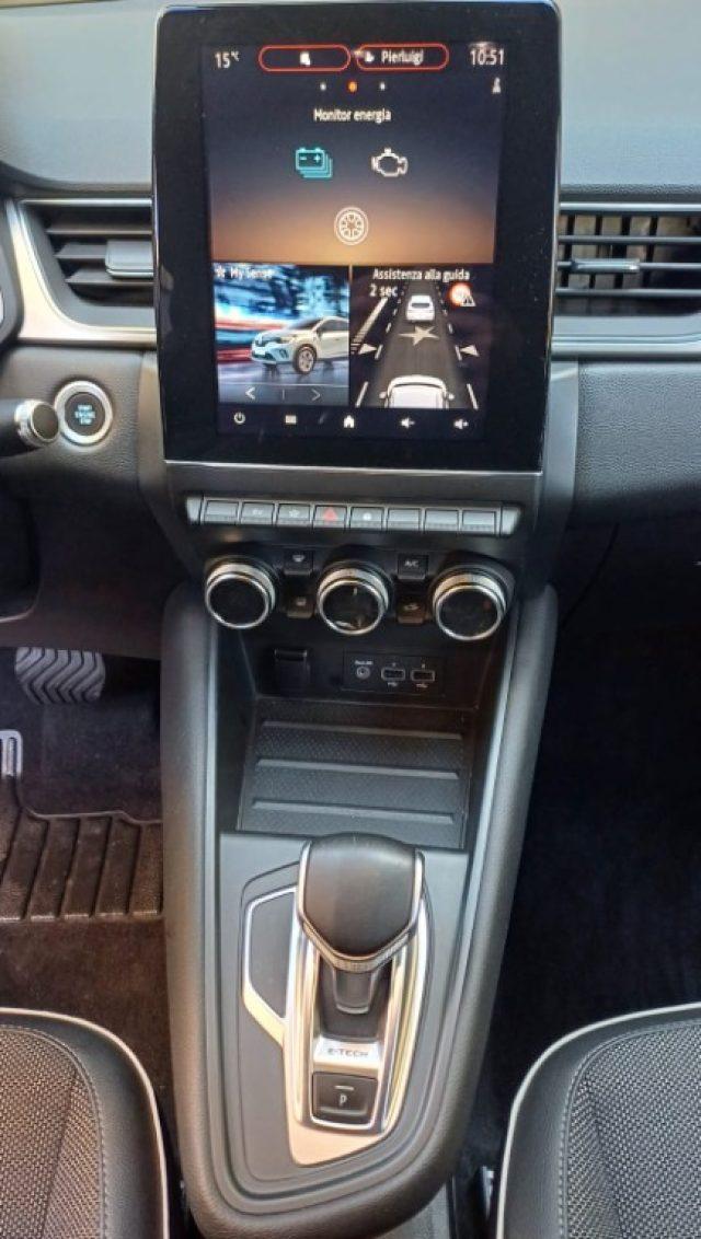 RENAULT Captur Plug-in Hybrid E-Tech Initiale Paris