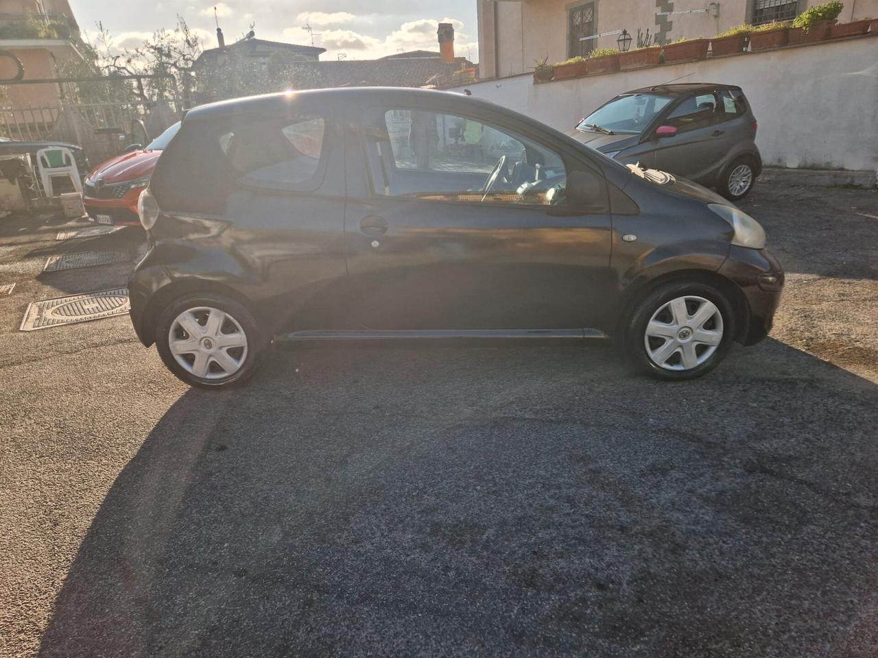 Toyota Aygo 1.0 12V VVT-i 3 porte Now Connect